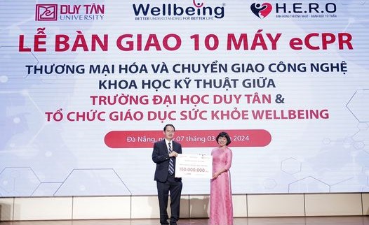 Trường THPT Trần Phú (Đà Nẵng) được trao tặng sản phẩm công nghệ máy hỗ trợ kỹ năng hồi sinh tim phổi (eCPR)