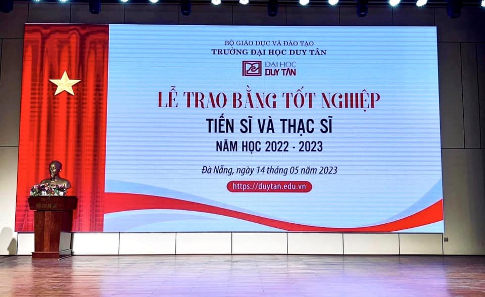 Lễ Giao đề tài Luận văn Thạc sĩ khóa 24 và Lễ Trao Bằng Tốt nghiệp Tiến sĩ và Thạc sĩ năm học 2022-2023 của Đại học Duy Tân